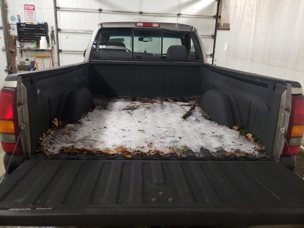 Photo 6 from auction – 2000 CHEVROLET SILVERADO with VIN 1GCEK14T4YZ102161