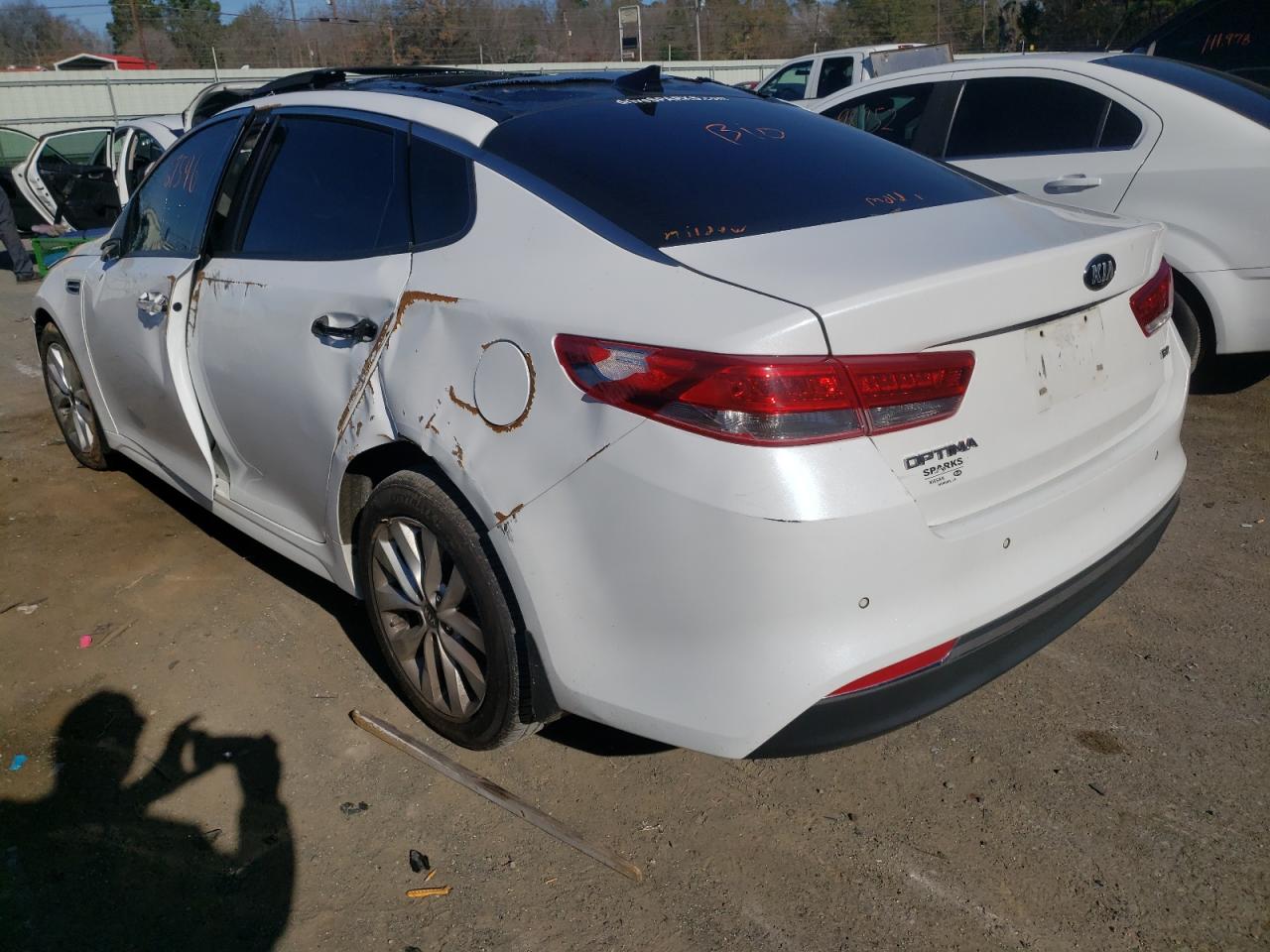Photo 3 from auction – 2016 KIA OPTIMA EX with VIN 5XXGU4L3XGG094106