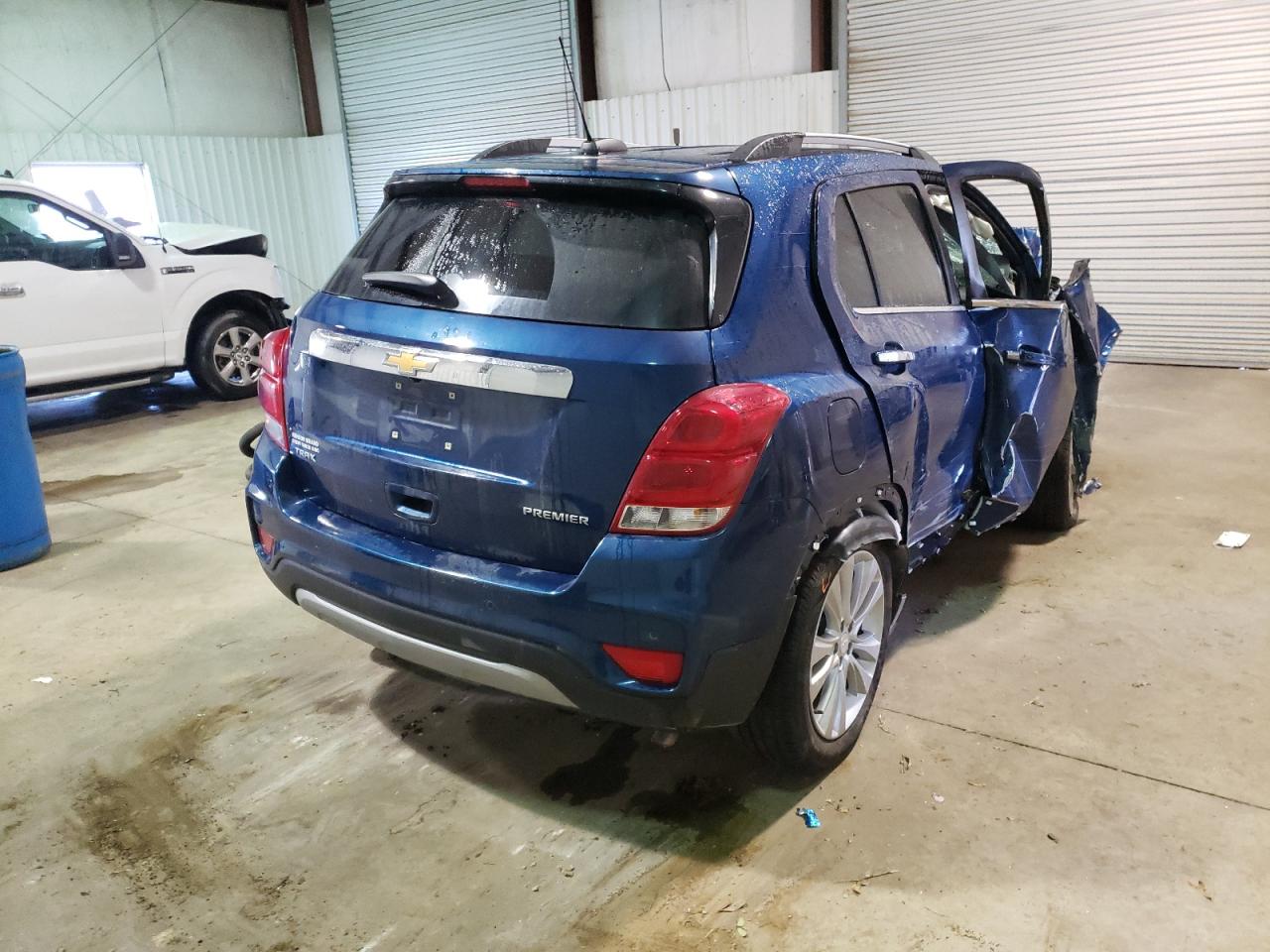 Photo 4 from auction – 2019 CHEVROLET TRAX PREMI with VIN 3GNCJMSB6KL297496