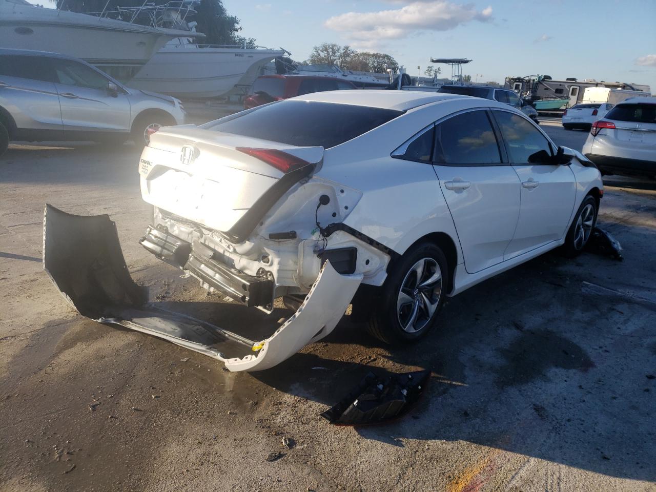 Photo 4 from auction – 2020 HONDA CIVIC LX with VIN 19XFC2F66LE004932