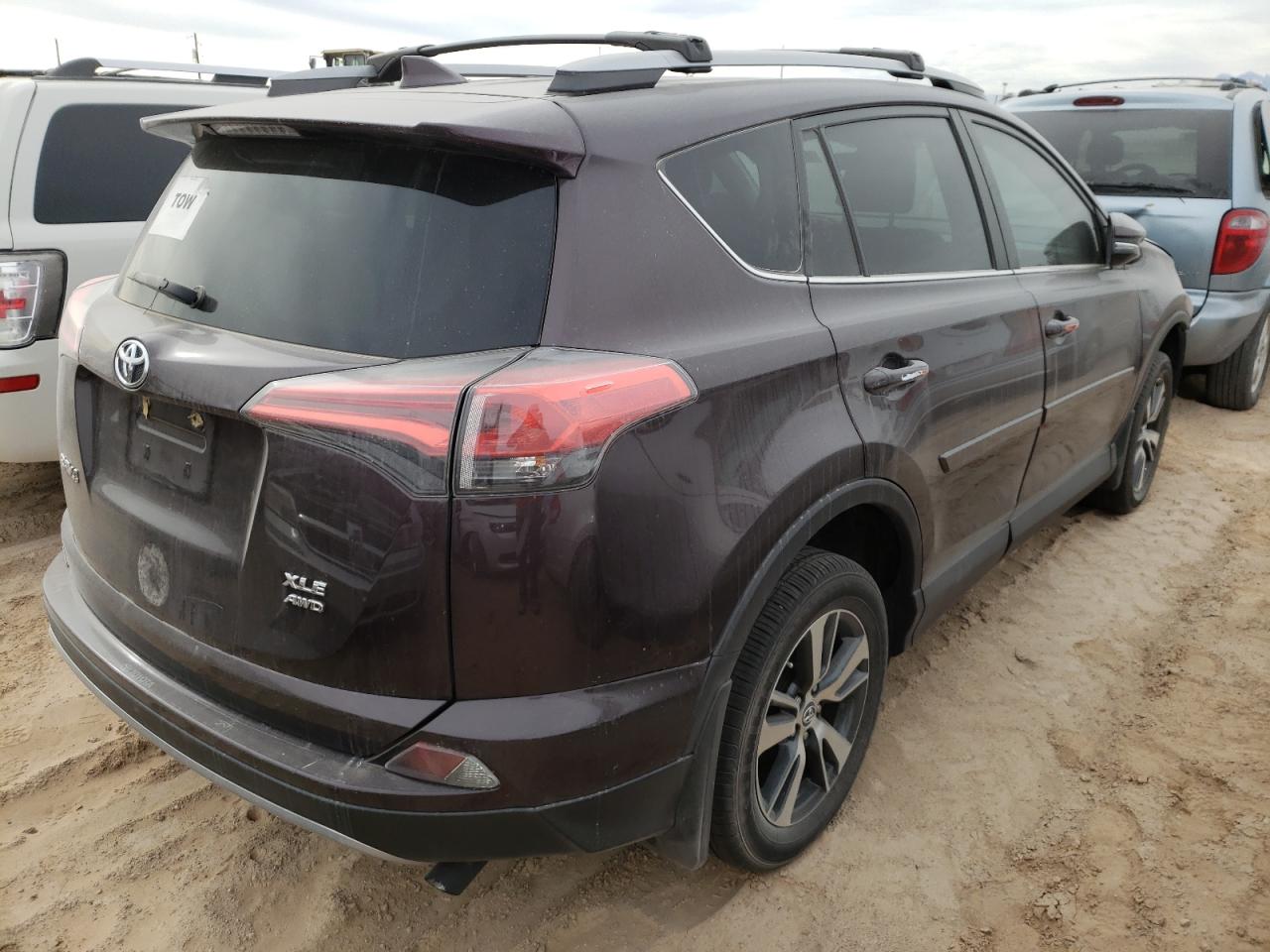 Photo 4 from auction – 2017 TOYOTA RAV4 XLE with VIN 2T3RFREV9HW667137