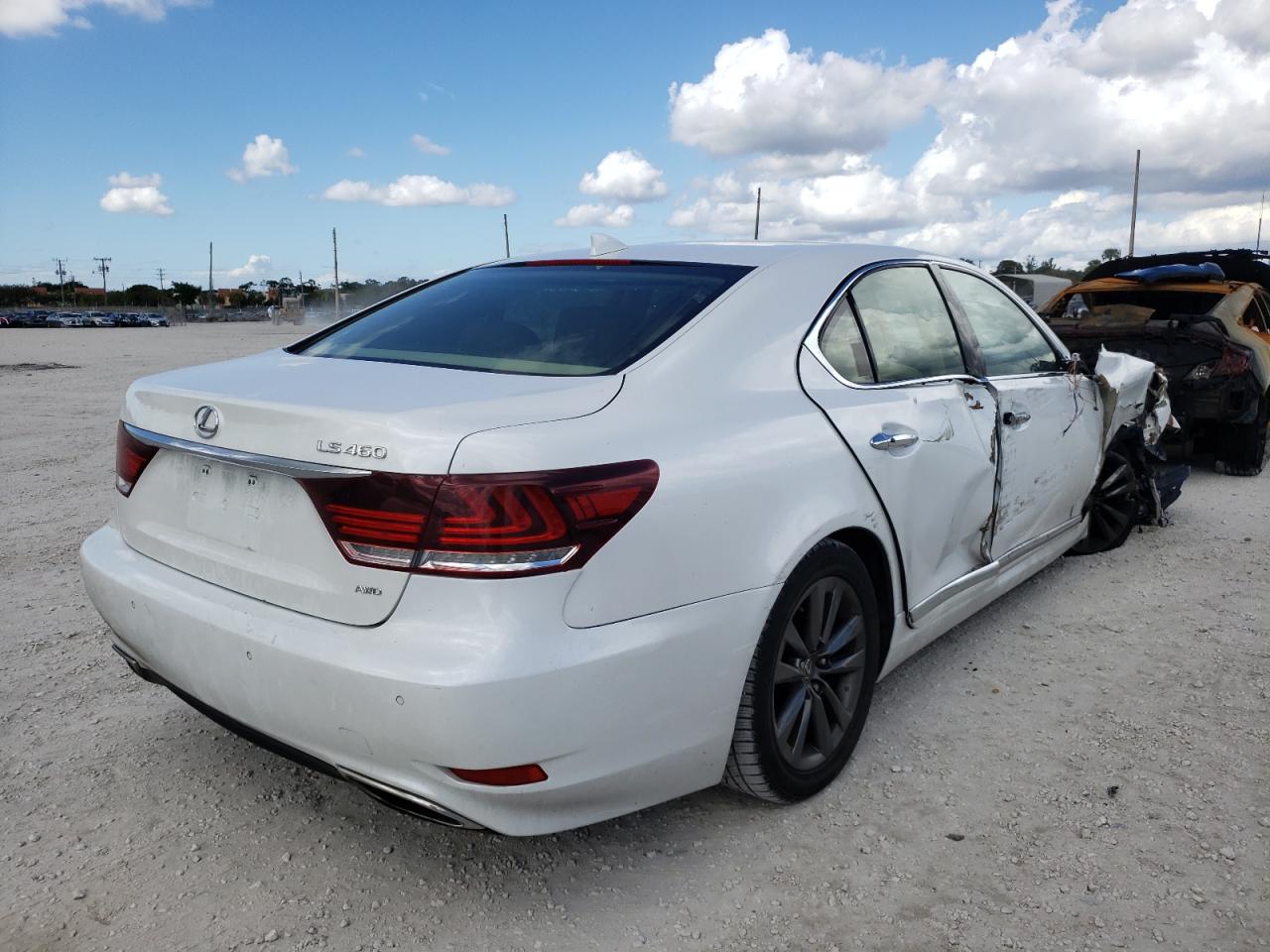 Photo 4 from auction – 2014 LEXUS LS 460 with VIN JTHCL5EF1E5020605