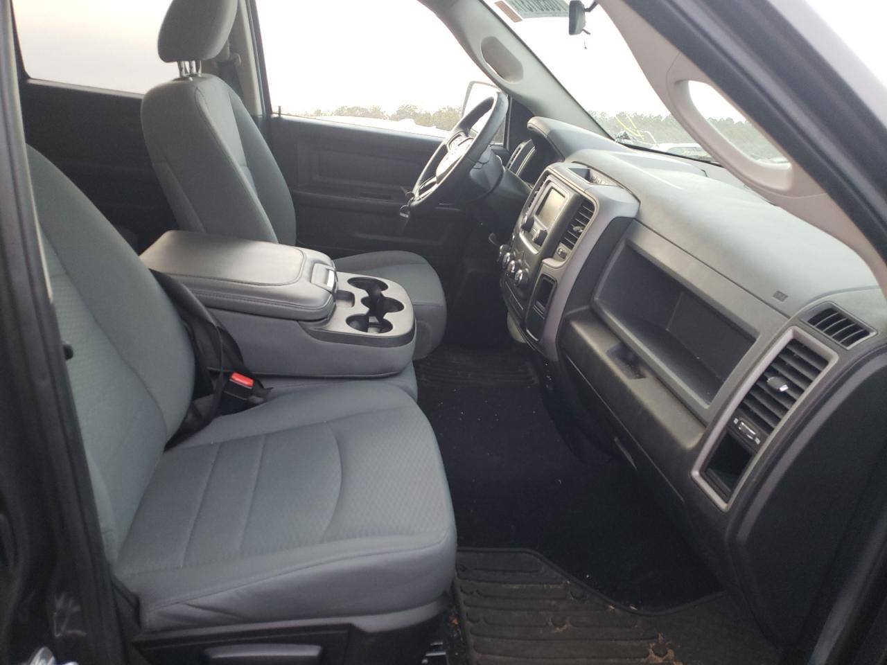 Photo 5 from auction – 2017 RAM 1500 ST with VIN 1C6RR7FG1HS867974