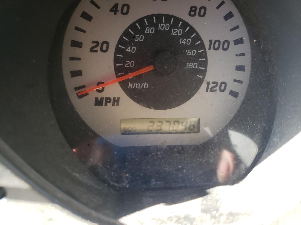 Photo 8 from auction – 2004 NISSAN FRONTIER K with VIN 1N6ED26T34C465235