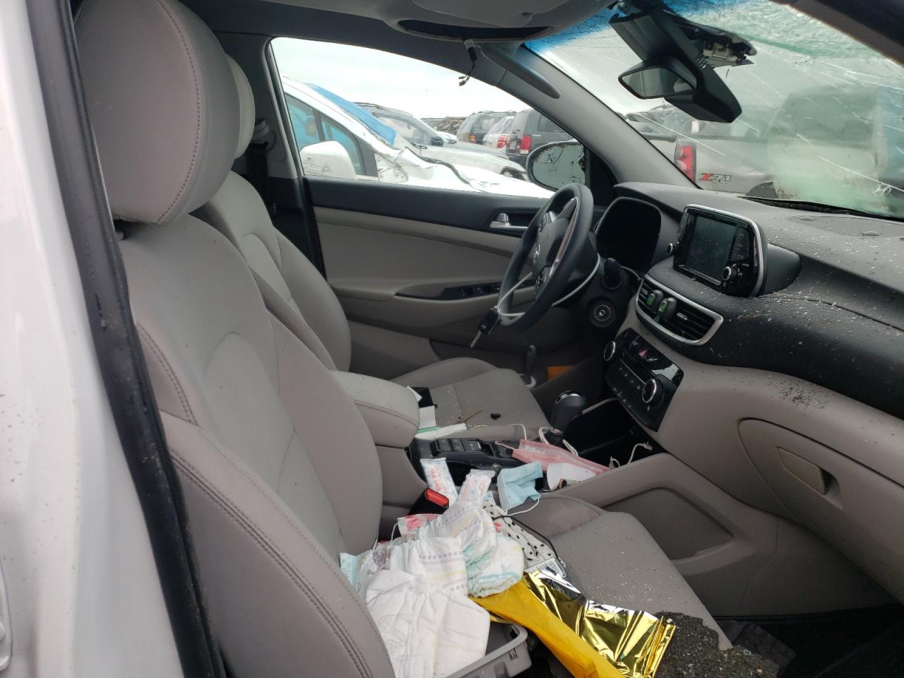 Photo 5 from auction – 2019 HYUNDAI TUCSON SE with VIN KM8J2CA40KU838487