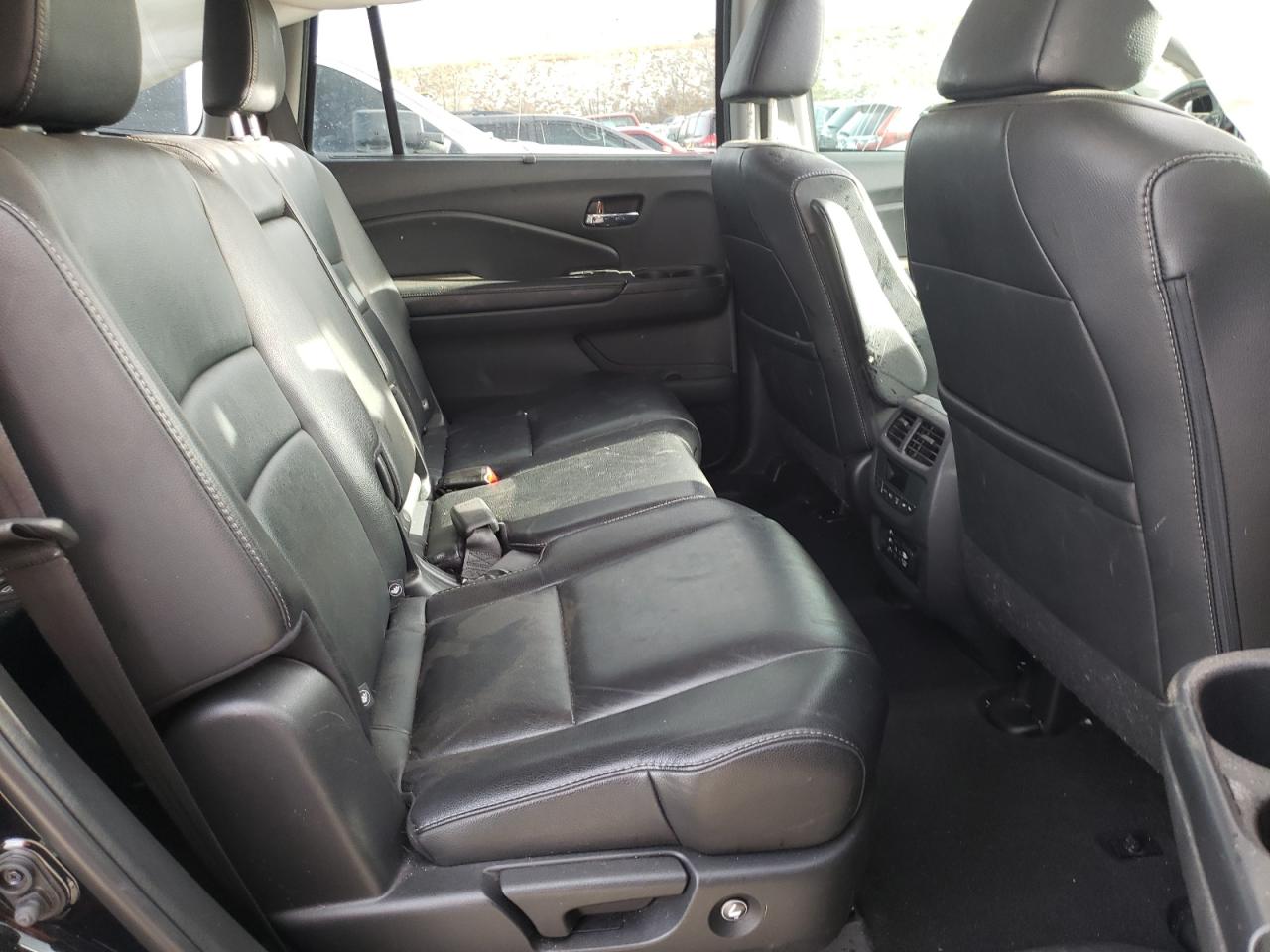 Photo 6 from auction – 2016 HONDA PILOT TOUR with VIN 5FNYF6H9XGB021814