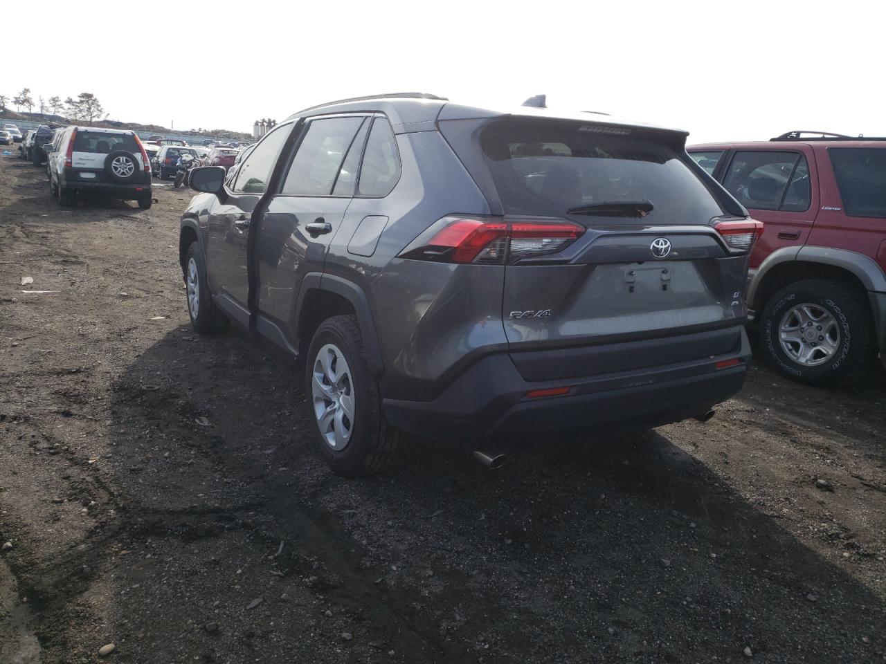 Photo 3 from auction – 2019 TOYOTA RAV4 LE with VIN JTMF1RFV4KD508109