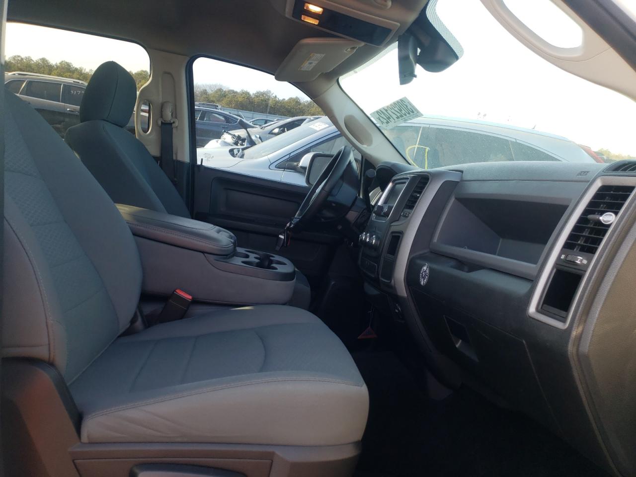 Фото 5 с аукциона – 2015 RAM 1500 ST с VIN 1C6RR7KT9FS732225