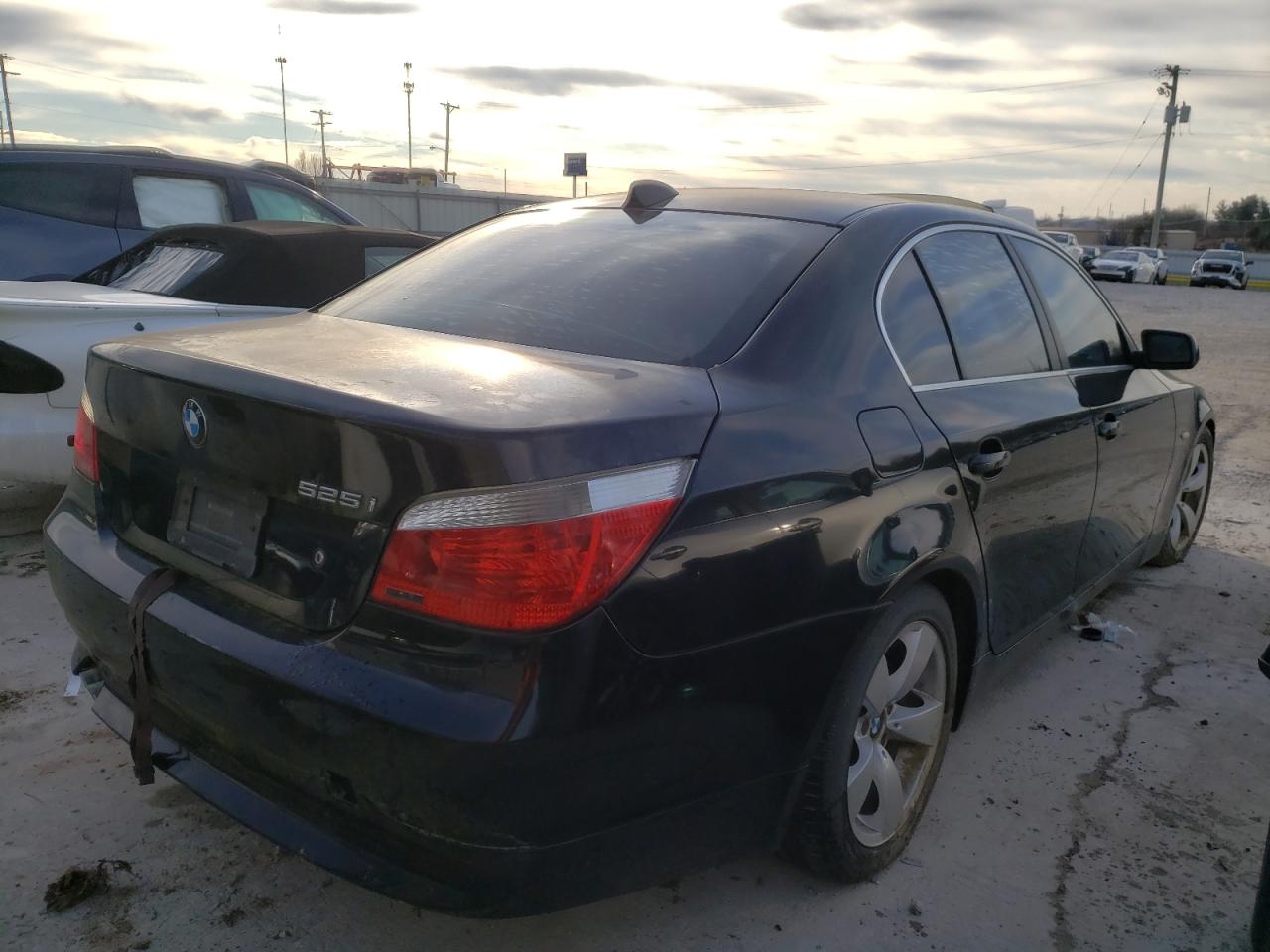 Photo 4 from auction – 2006 BMW 525 I with VIN WBANE53586CK83876