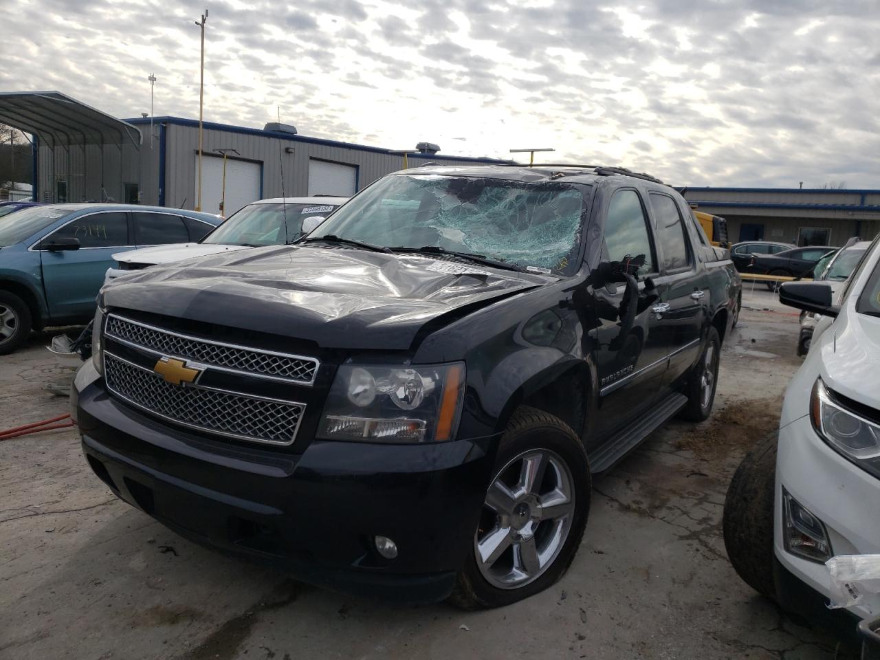 Photo 2 from auction – 2013 CHEVROLET AVALANCHE with VIN 3GNTKGE7XDG306900