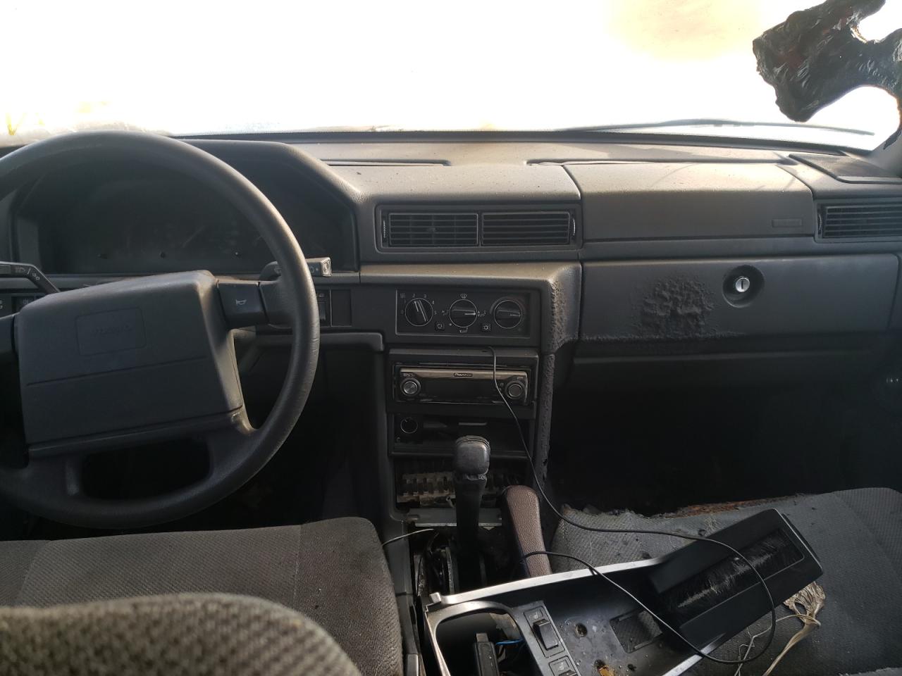 Photo 9 from auction – 1995 VOLVO 940 with VIN YV1JW8610S1141630