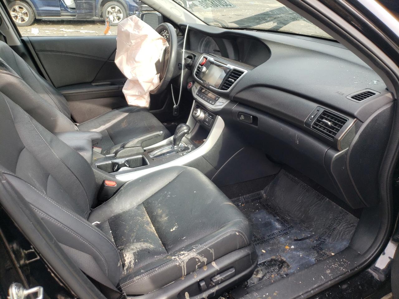 Photo 5 from auction – 2013 HONDA ACCORD with VIN 1HGCR2F84DA268353