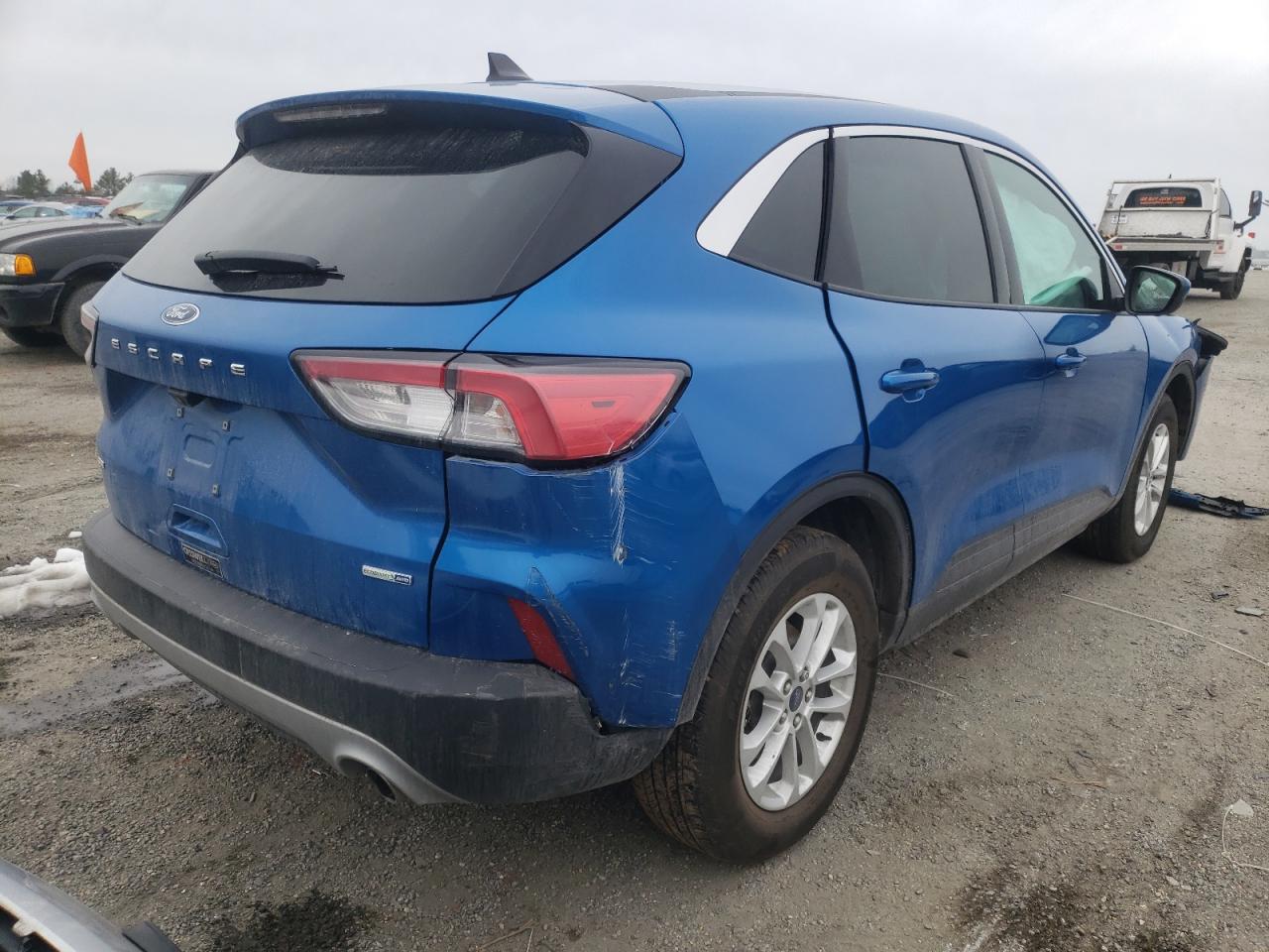 Photo 4 from auction – 2020 FORD ESCAPE SE with VIN 1FMCU9G62LUB47400