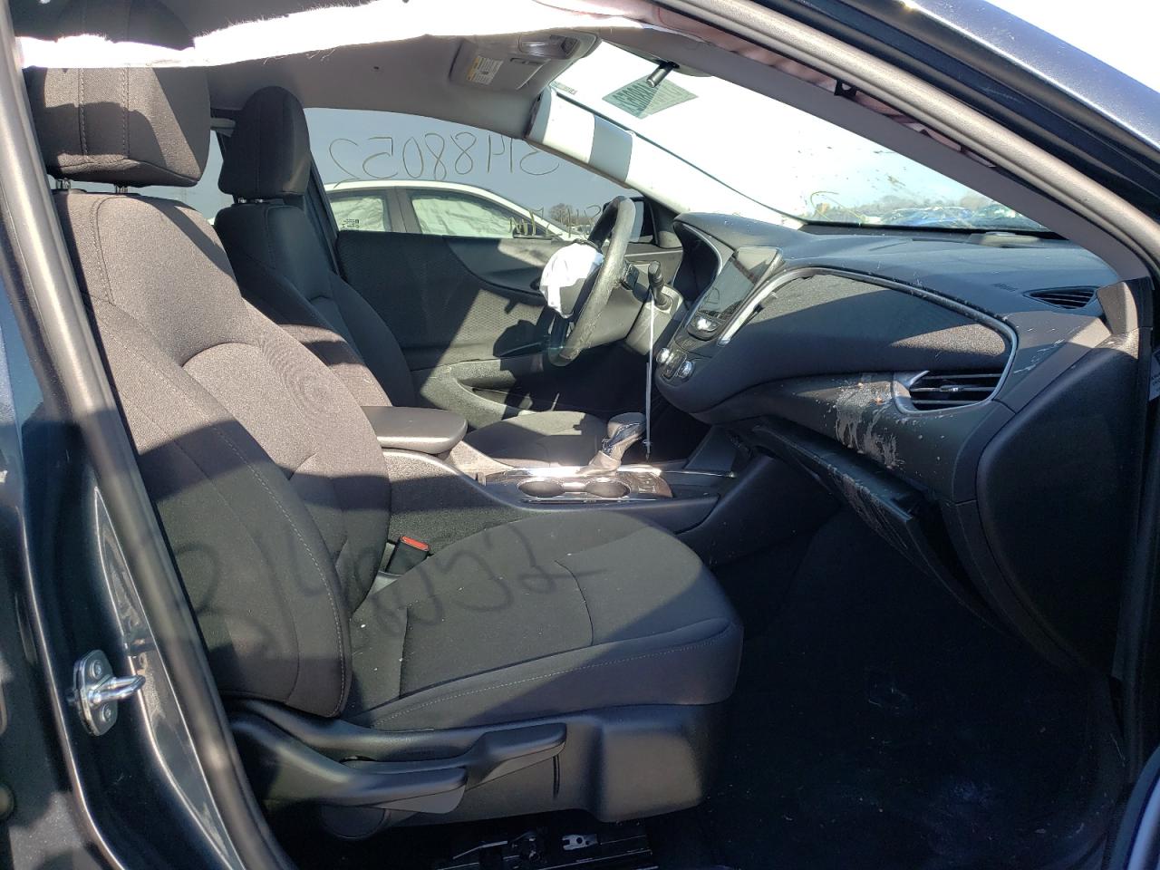 Photo 5 from auction – 2021 CHEVROLET MALIBU LS with VIN 1G1ZB5ST7MF047401