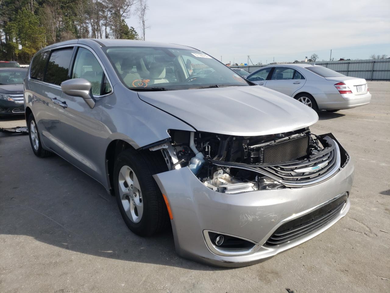 CHRYSLER PACIFICA H 2018 with VIN 2C4RC1H76JR126974 - Photo from auction