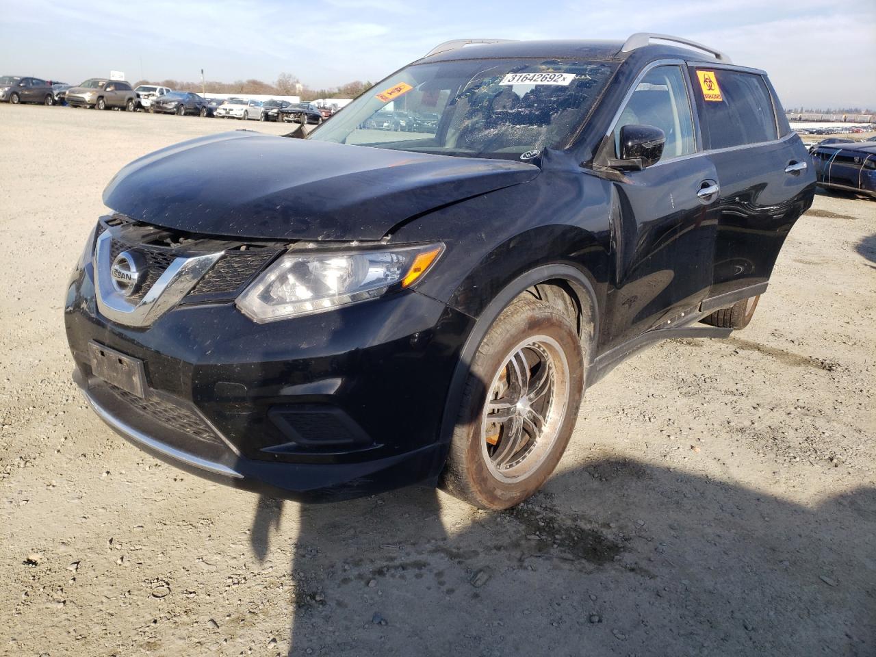 Photo 2 from auction – 2016 NISSAN ROGUE S with VIN KNMAT2MV2GP711360