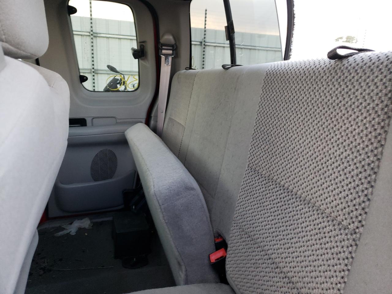Photo 6 from auction – 2003 FORD F150 with VIN 1FTRX17253NA68365