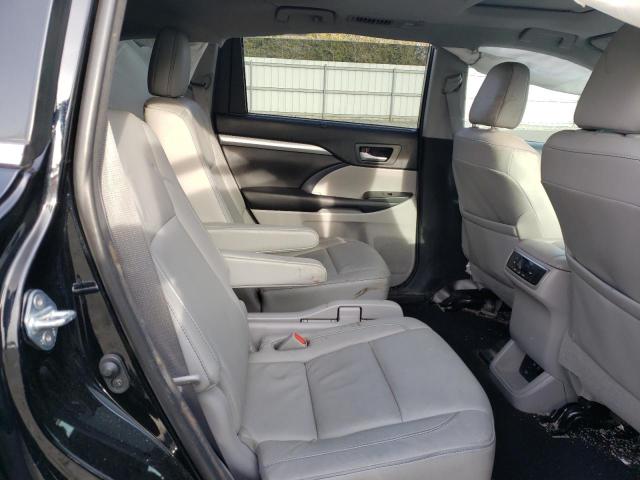 Photo 6 from auction – 2018 TOYOTA HIGHLANDER with VIN 5TDJZRFH3JS558774