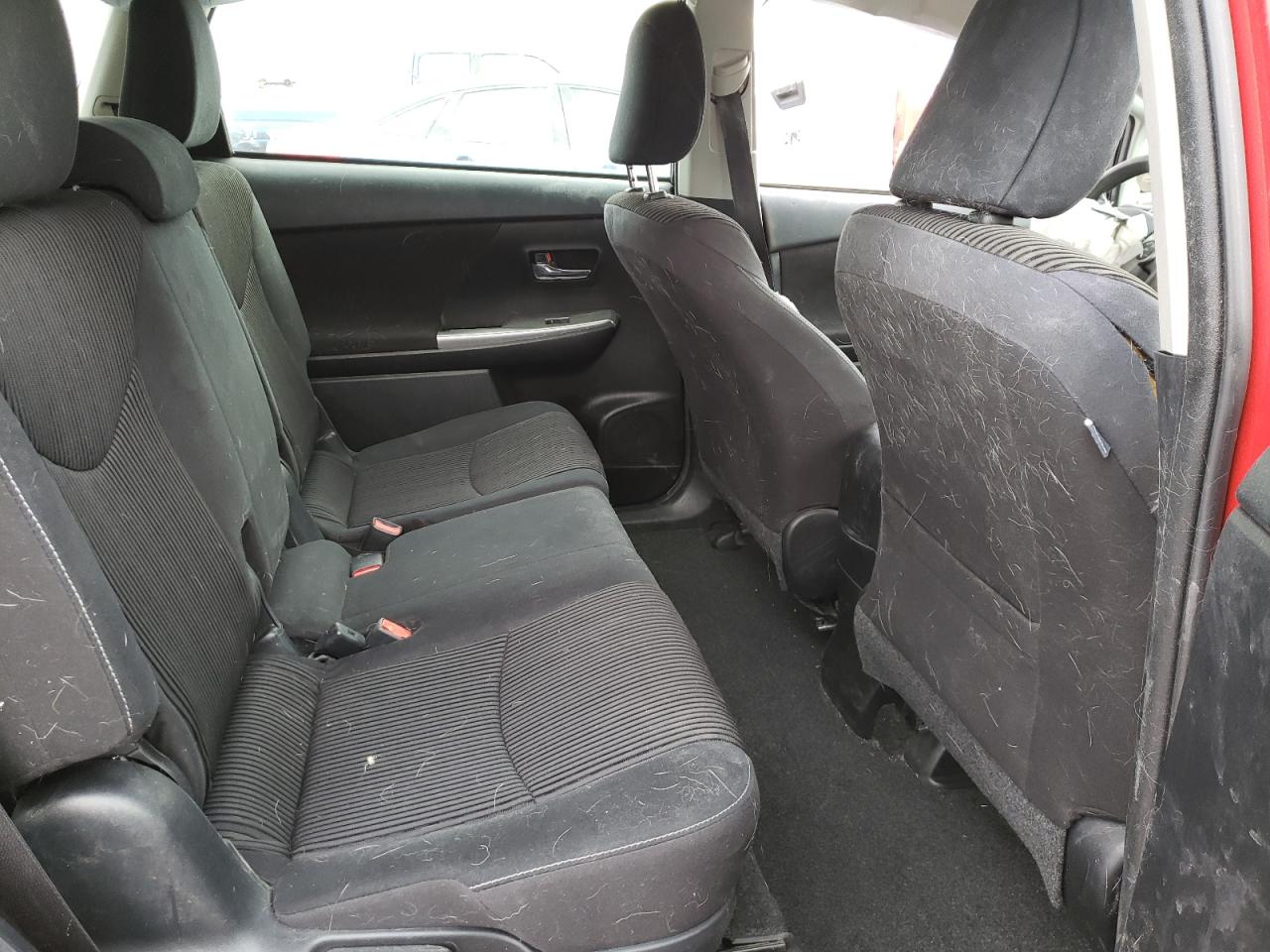 Photo 6 from auction – 2017 TOYOTA PRIUS V with VIN JTDZN3EU8HJ066873