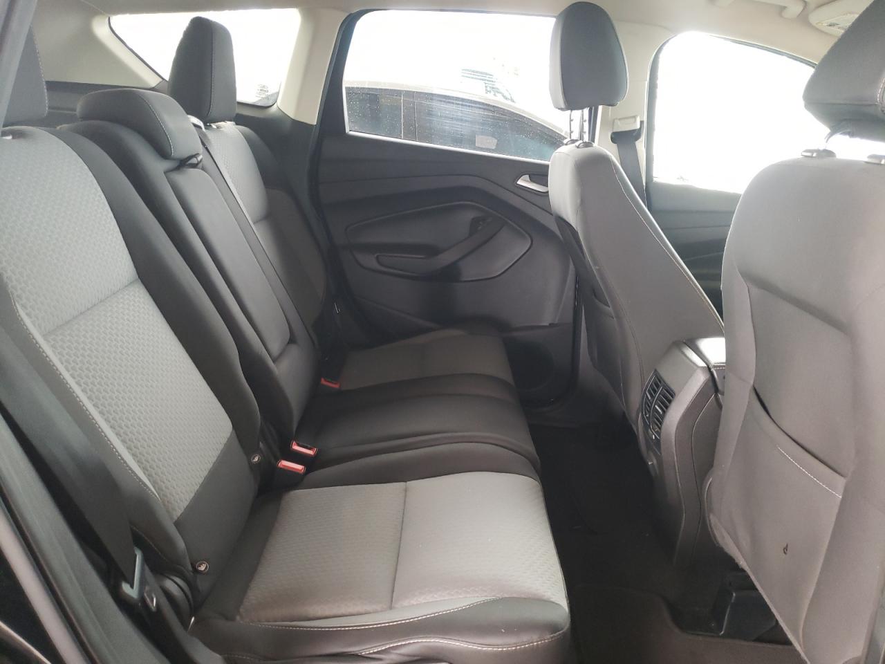 Photo 6 from auction – 2017 FORD ESCAPE SE with VIN 1FMCU9GD2HUC40827
