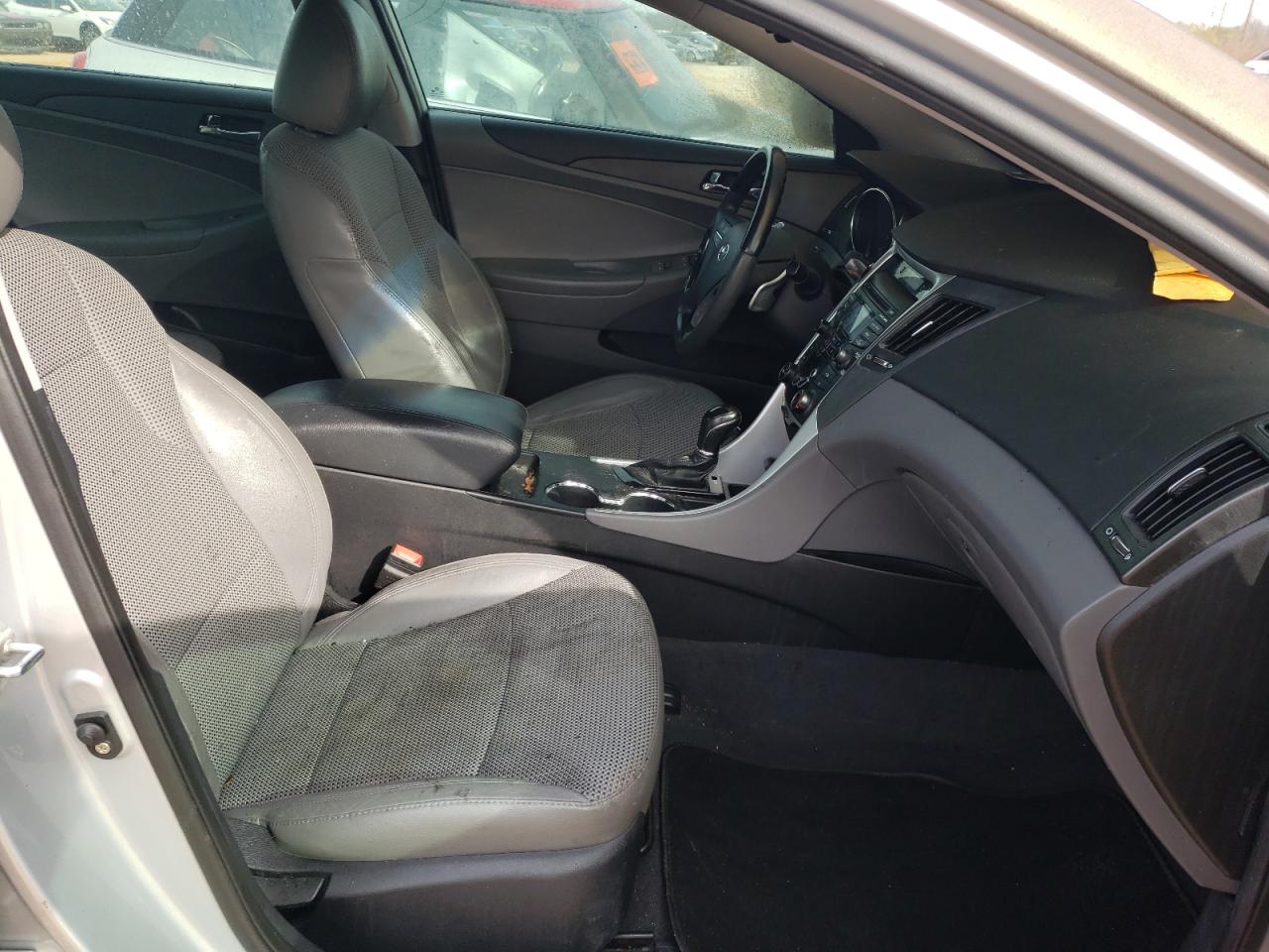 Photo 5 from auction – 2012 HYUNDAI SONATA SE with VIN 5NPEC4AC8CH325841