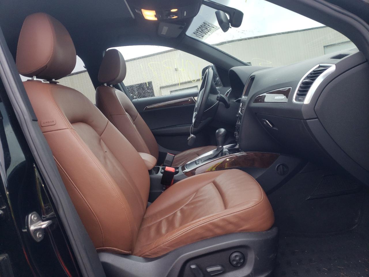 Photo 5 from auction – 2011 AUDI Q5 PREMIUM with VIN WA1CFAFP0BA089694