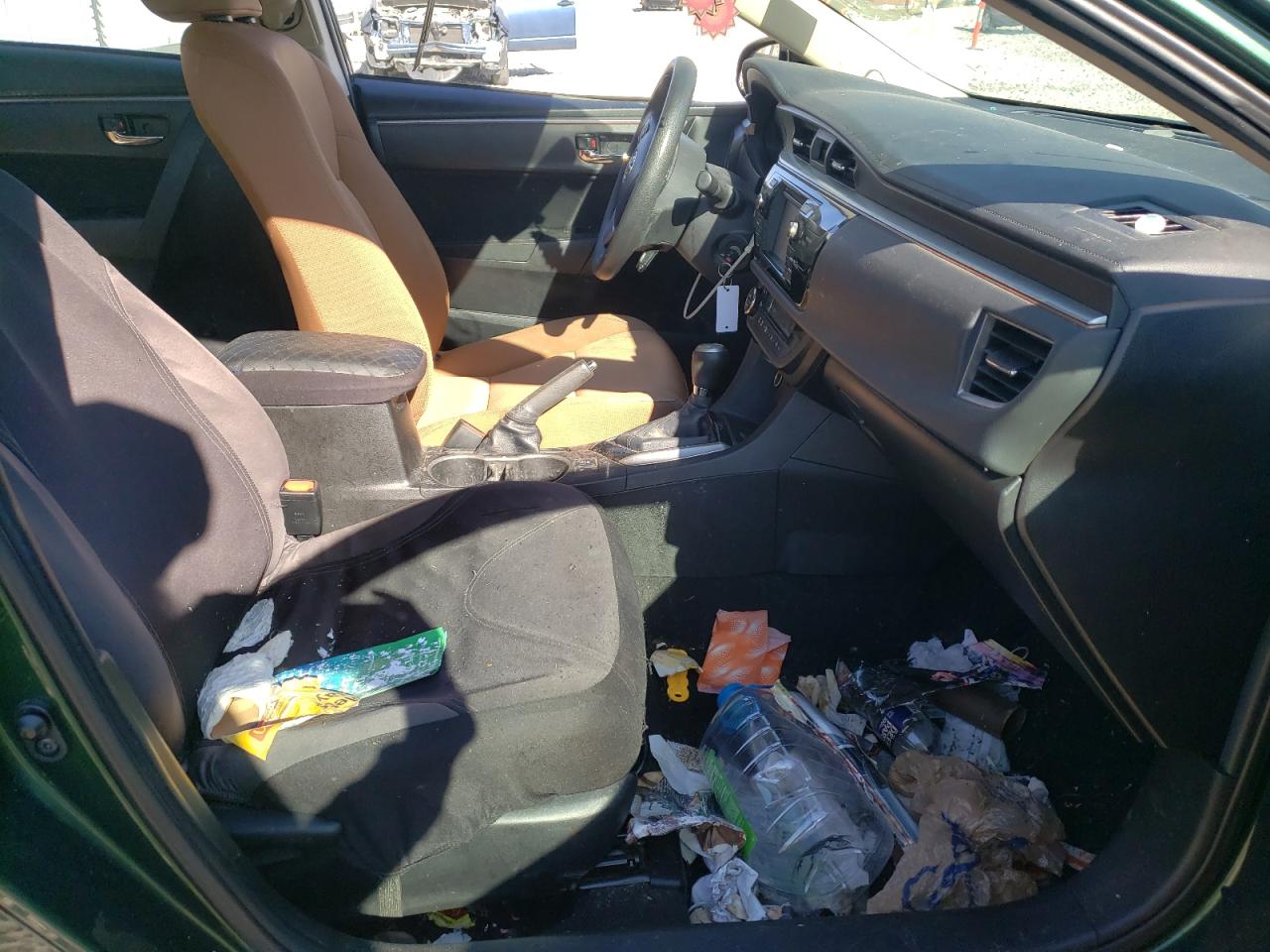 Photo 5 from auction – 2016 TOYOTA COROLLA L with VIN 5YFBURHEXGP389523