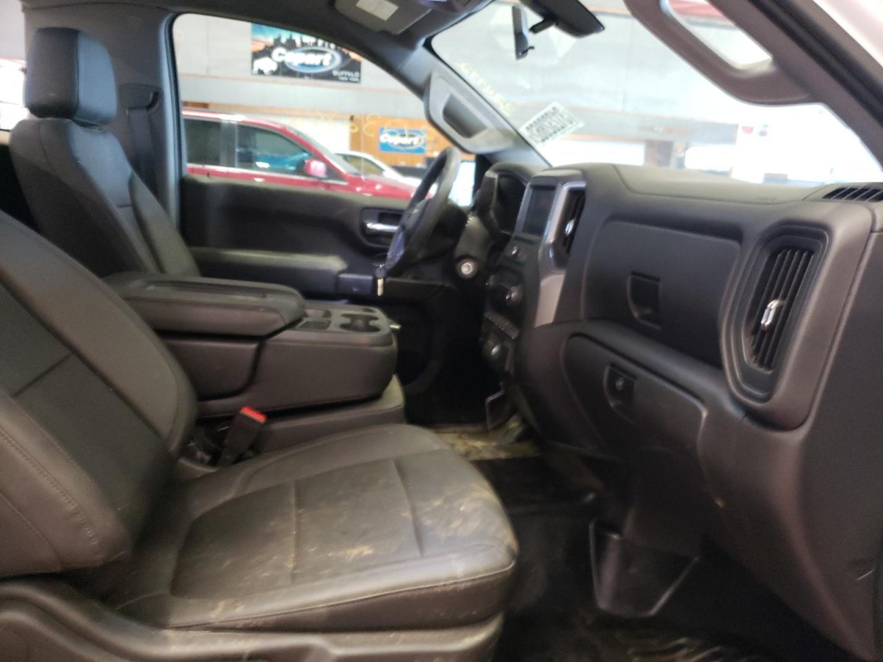 Photo 5 from auction – 2021 CHEVROLET SILVERADO with VIN 3GCNYAEK5MG324772