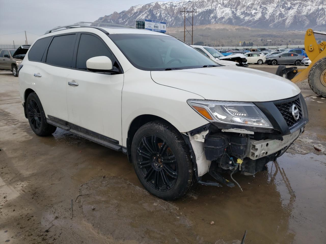 NISSAN PATHFINDER 2014 with VIN 5N1AR2MM9EC686320 - Photo from auction