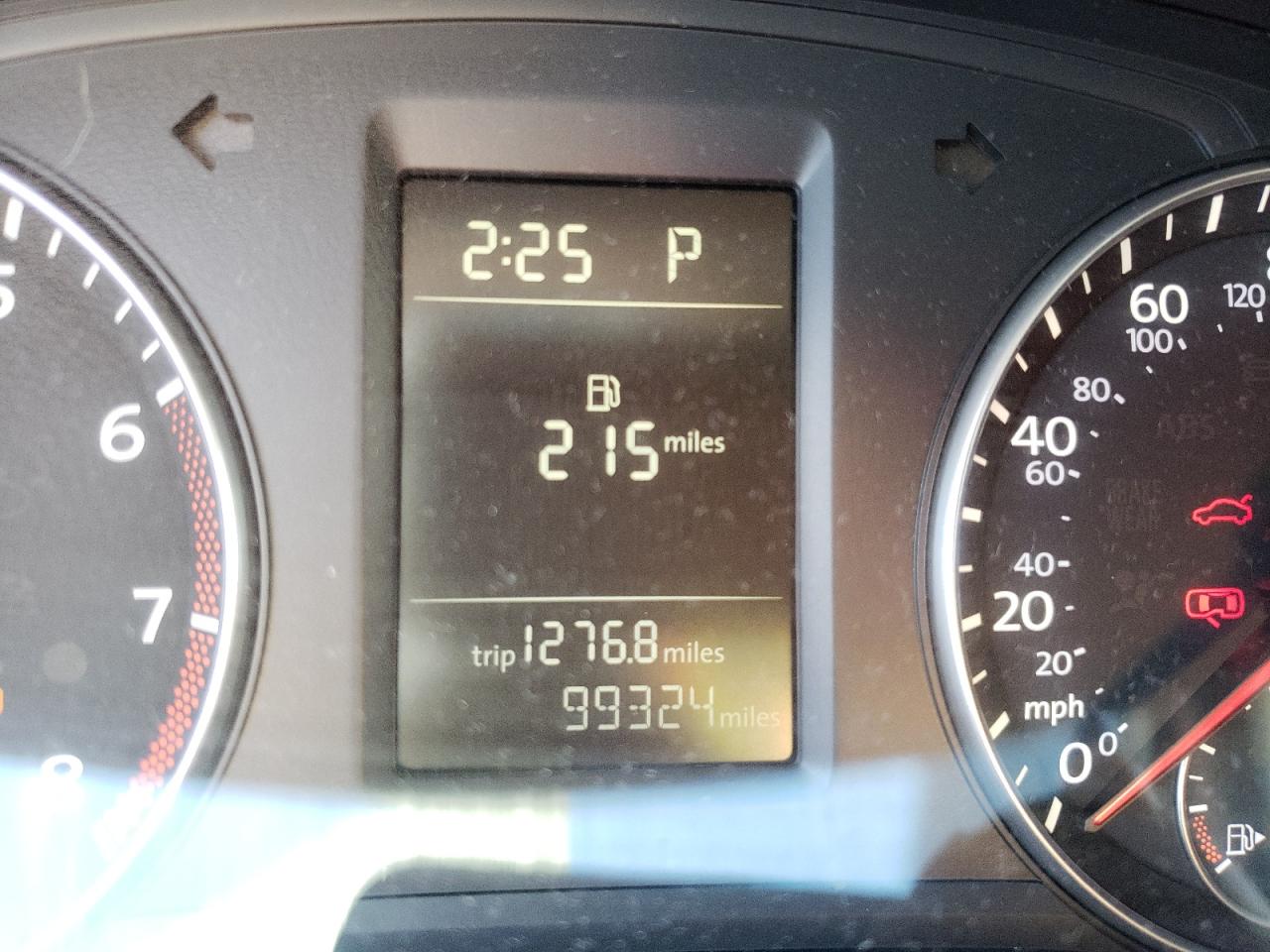 Photo 8 from auction – 2015 VOLKSWAGEN PASSAT S with VIN 1VWAS7A39FC020946