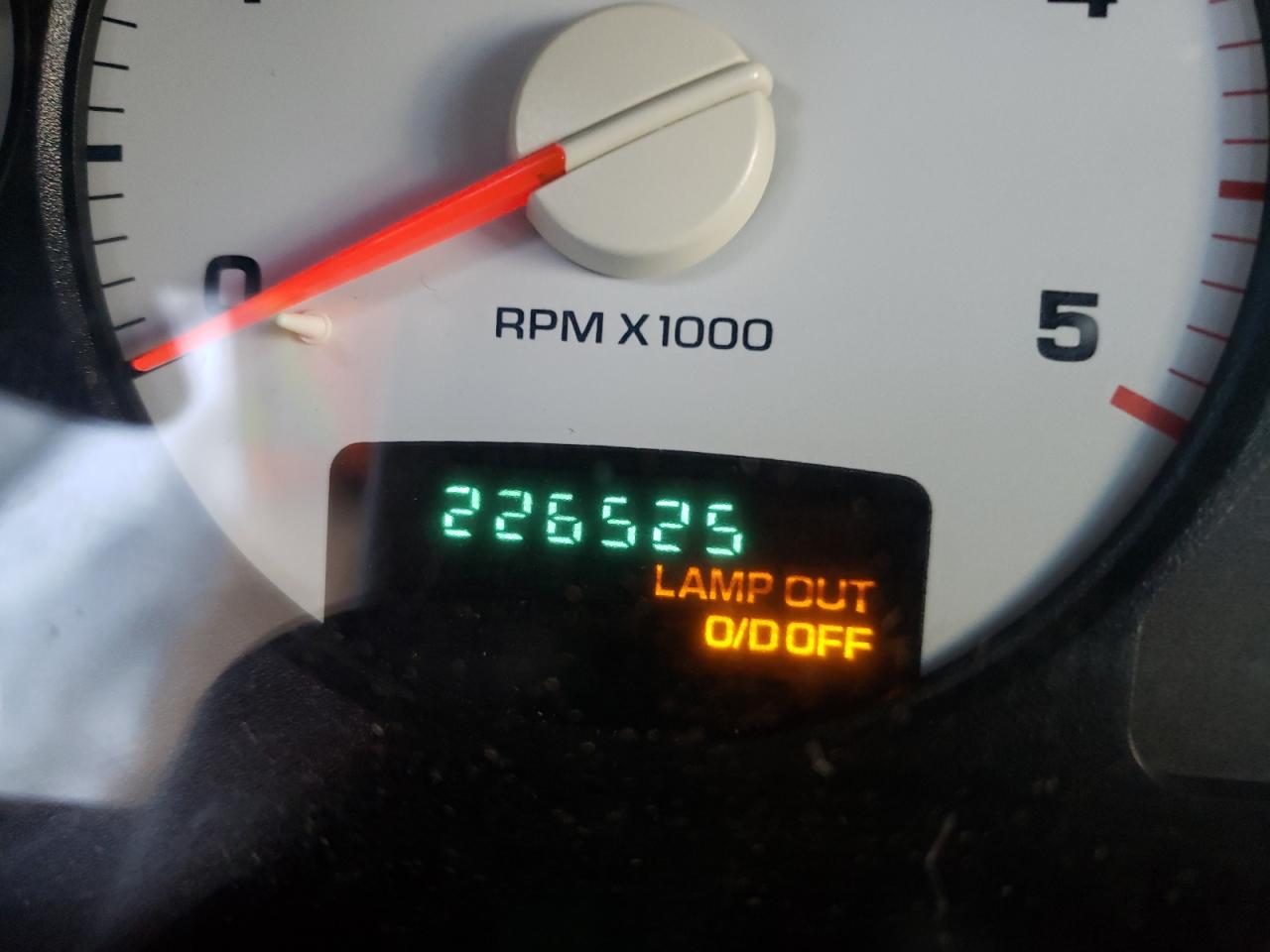 Photo 8 from auction – 2003 DODGE RAM 2500 S with VIN 3D7KU28C43G851053