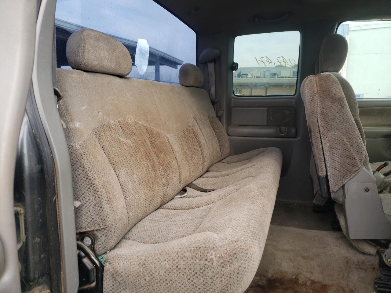 Photo 6 from auction – 1999 CHEVROLET SILVERADO with VIN 1GCEK19T1XE198166