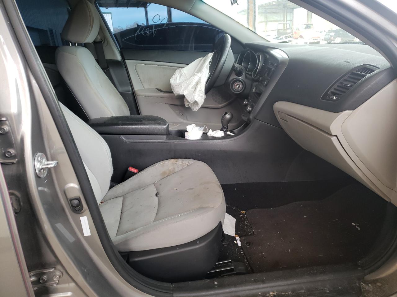 Foto 5 de la subasta – 2012 KIA OPTIMA LX con VIN 5XXGM4A76CG033268