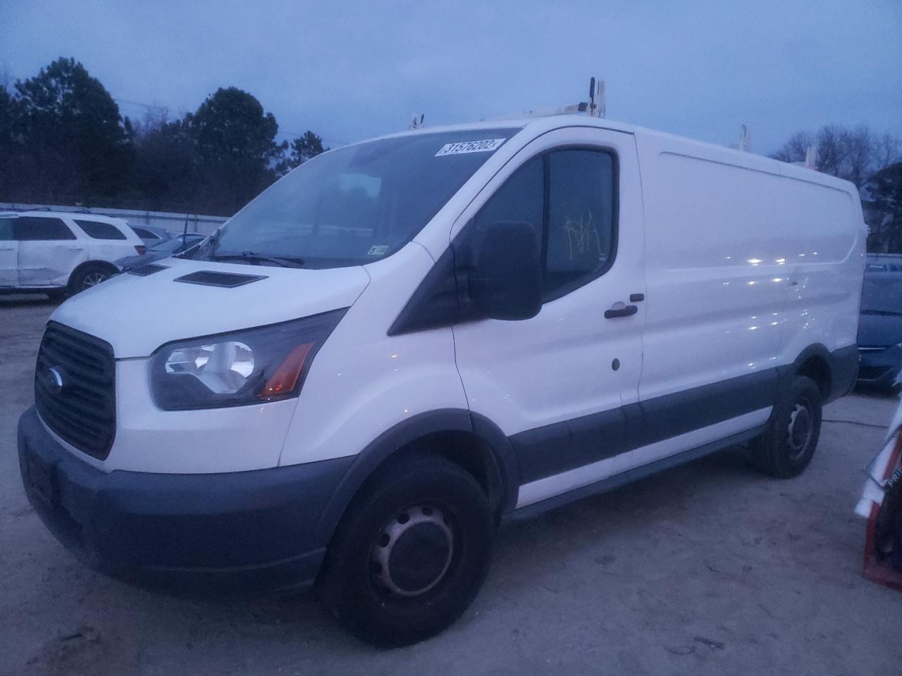 Photo 2 from auction – 2017 FORD TRANSIT T- with VIN 1FTYR1ZM6HKA36313