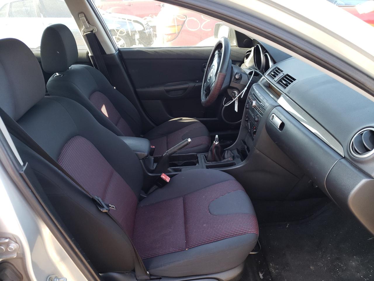Photo 5 from auction – 2005 MAZDA 3 HATCHBAC with VIN JM1BK143X51253079