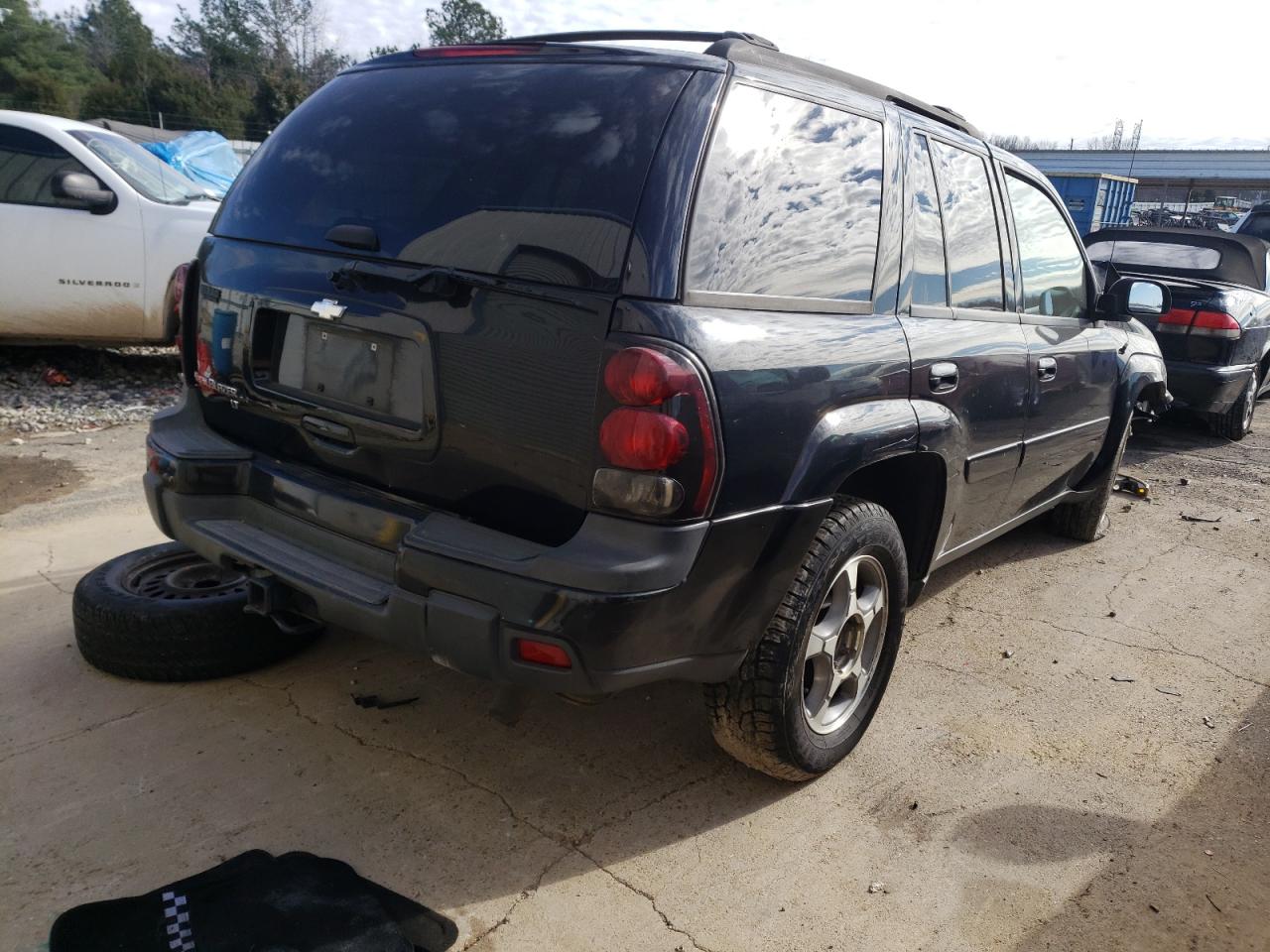 Photo 4 from auction – 2005 CHEVROLET TRAILBLAZE with VIN 1GNDS13S152105924
