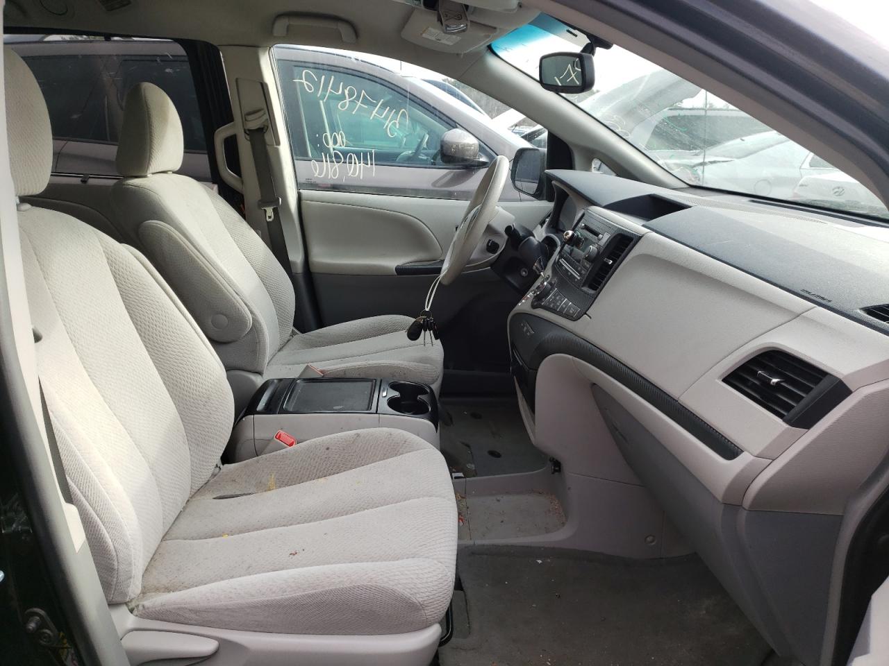 Photo 5 from auction – 2014 TOYOTA SIENNA LE with VIN 5TDKK3DCXES436710