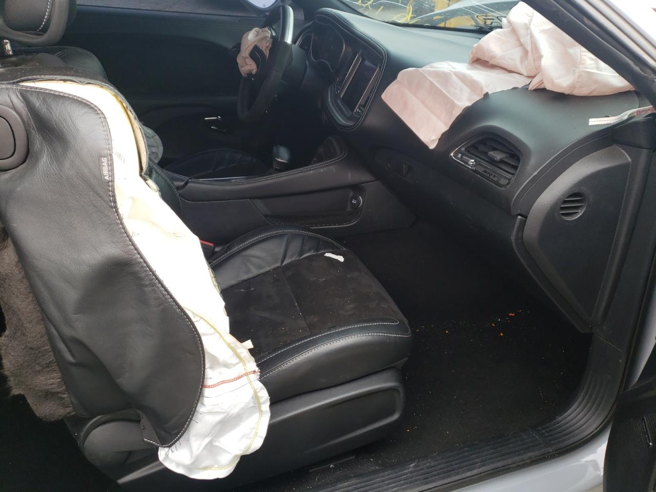 Photo 5 from auction – 2020 DODGE CHALLENGER with VIN 2C3CDZL93LH239515