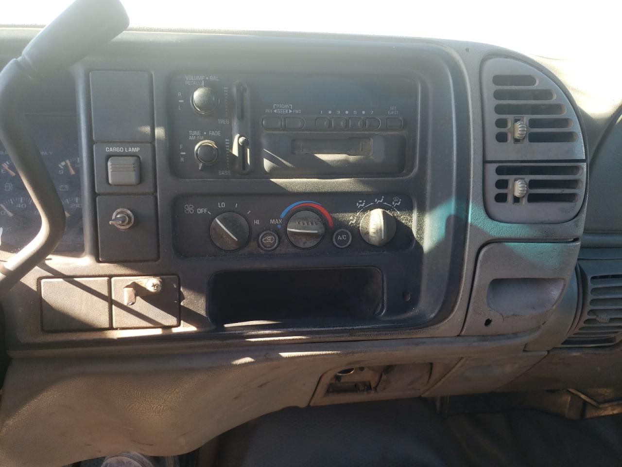 Photo 9 from auction – 2000 GMC SIERRA C25 with VIN 1GDGC24R0YF411994