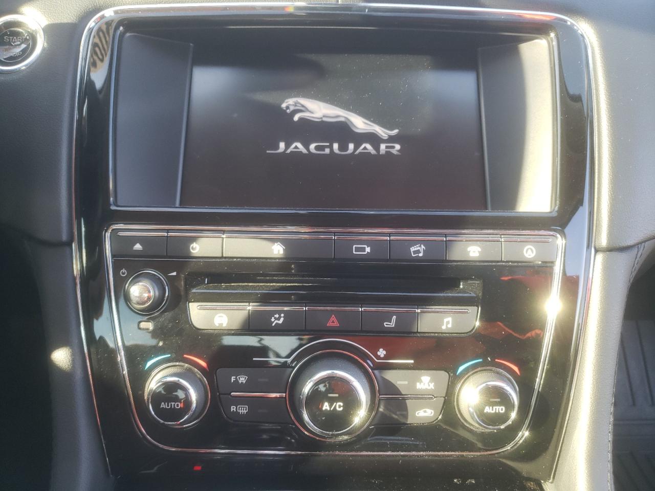 Photo 9 from auction – 2016 JAGUAR XJ with VIN SAJWJ1CD7G8W02273