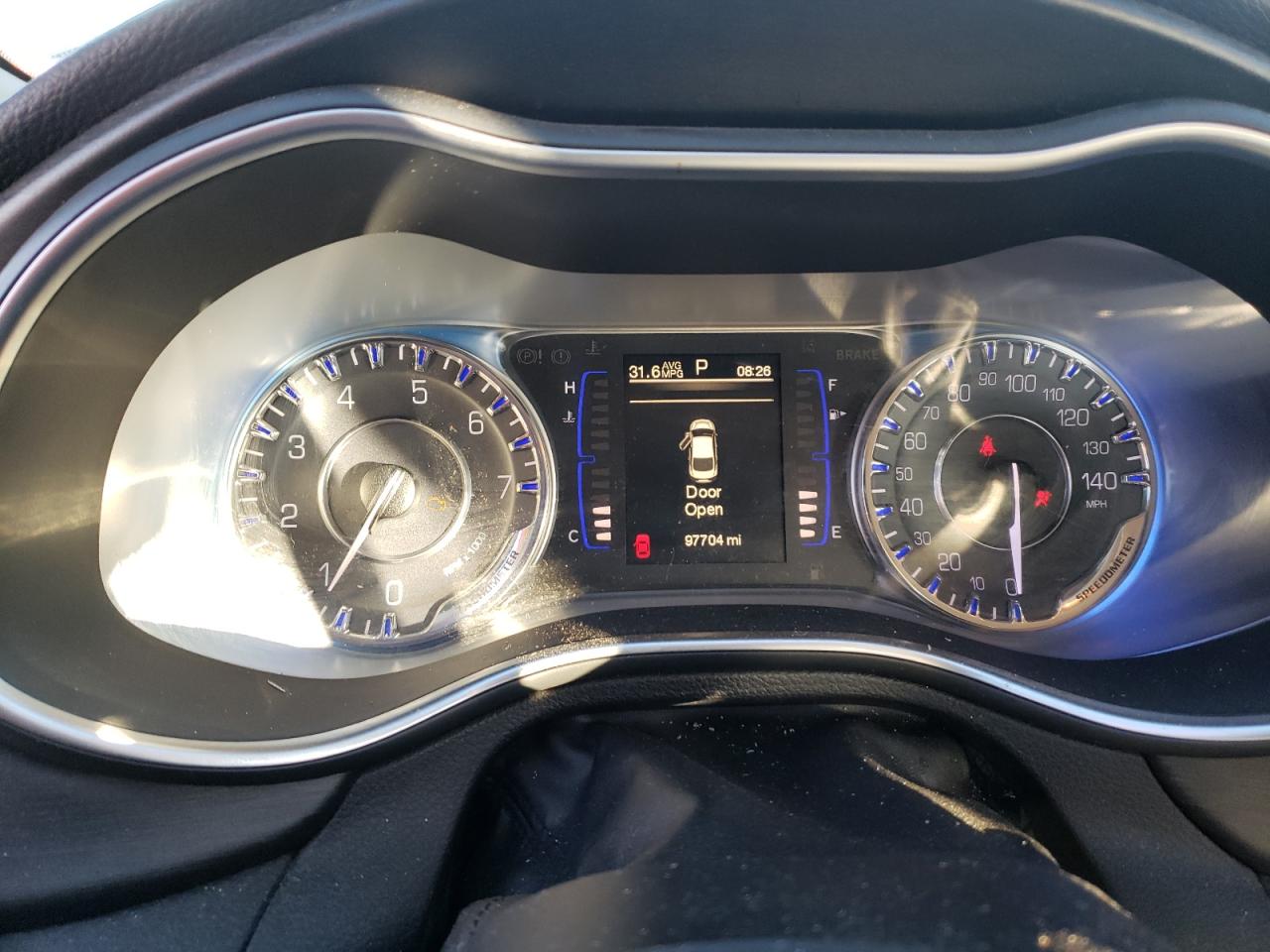 Photo 8 from auction – 2015 CHRYSLER 200 LIMITE with VIN 1C3CCCAB6FN714222