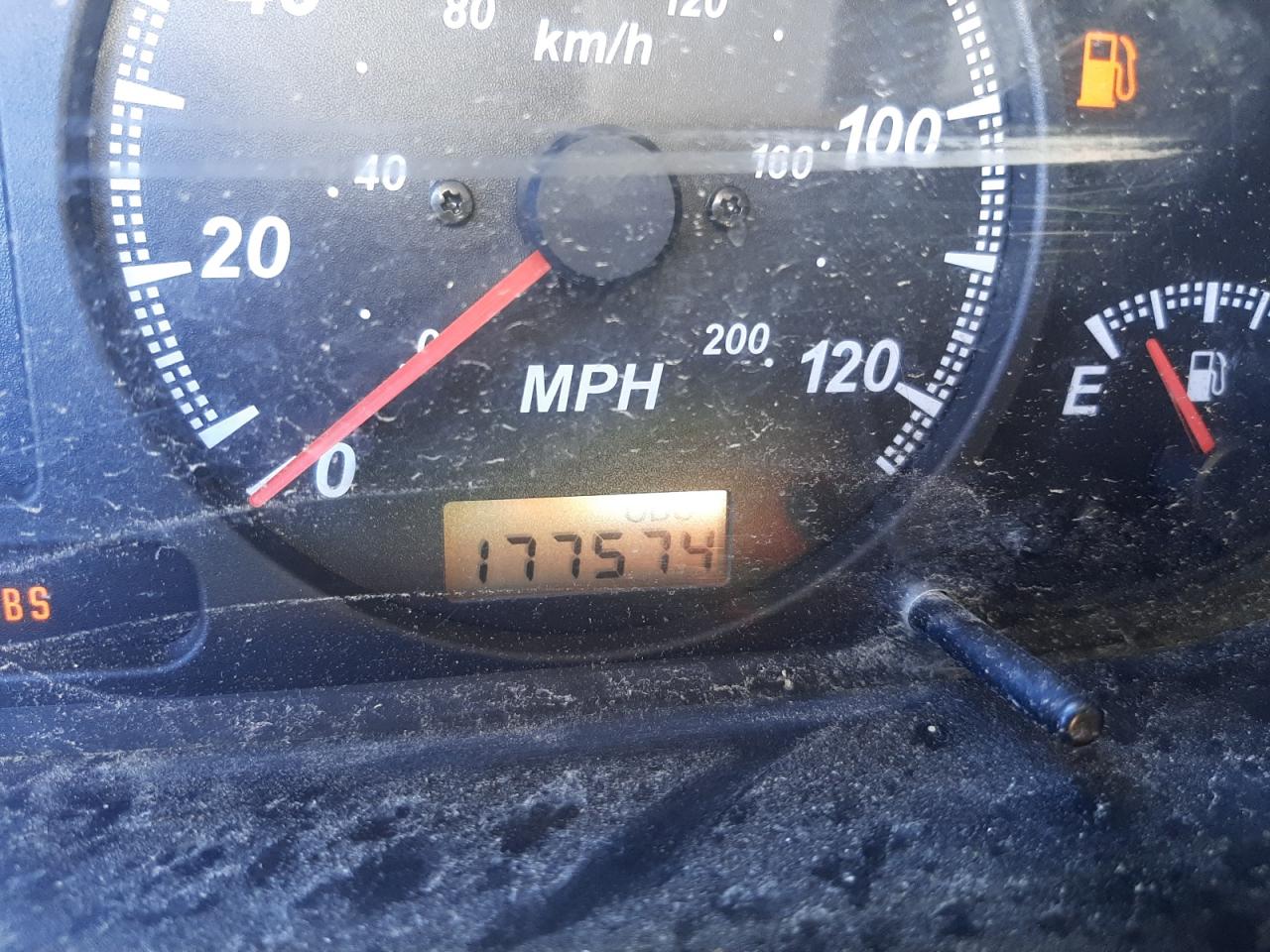 Photo 8 from auction – 2001 HONDA PASSPORT E with VIN 4S6DM58W214408752