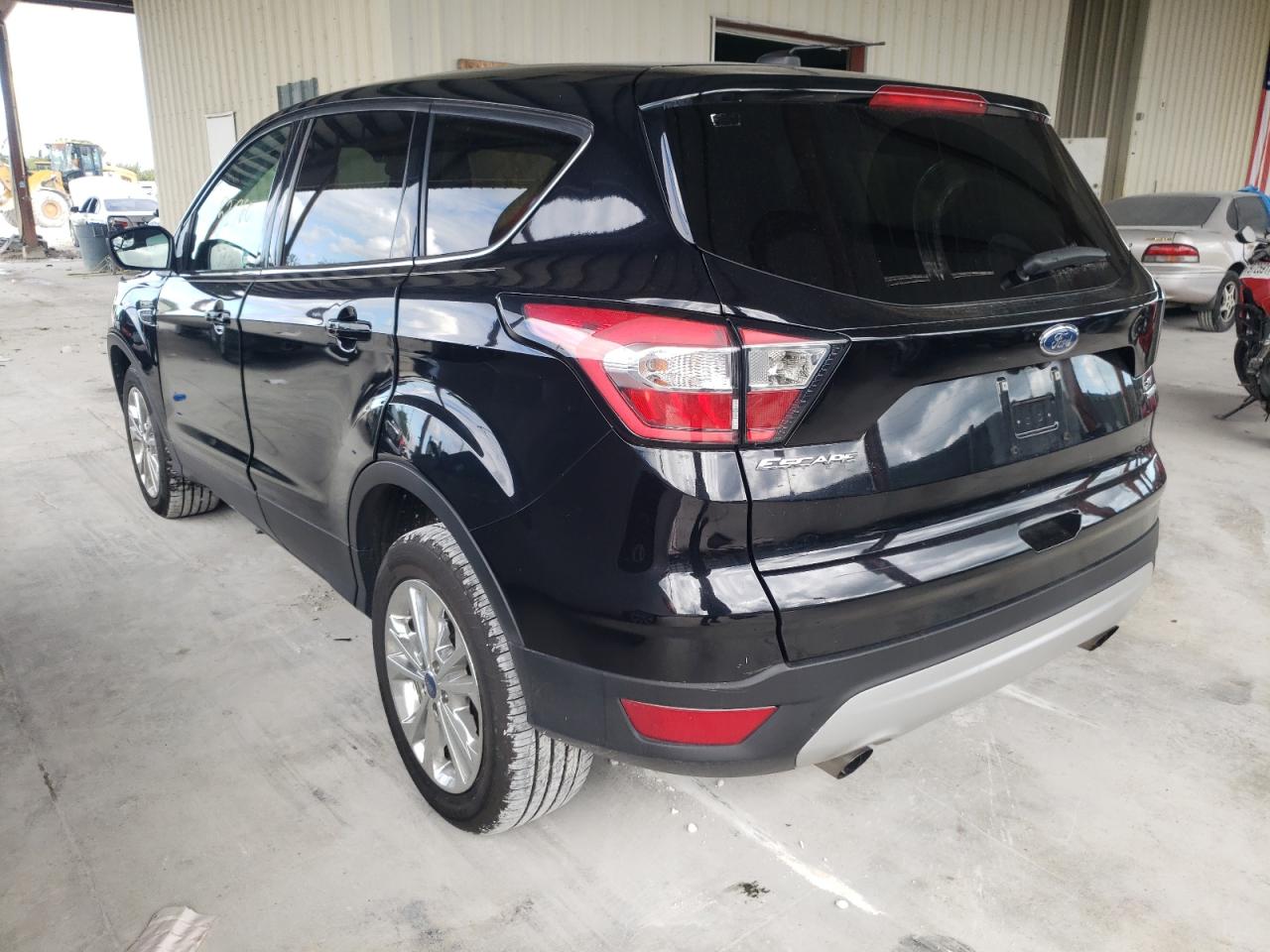 Photo 3 from auction – 2017 FORD ESCAPE SE with VIN 1FMCU9GD2HUC40827