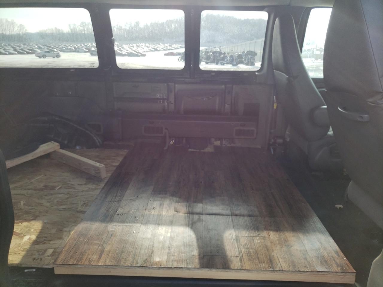 Photo 6 from auction – 2012 CHEVROLET EXPRESS G1 with VIN 1GNSGBF46C1120188