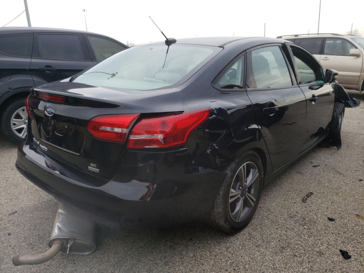 Photo 4 from auction – 2017 FORD FOCUS SE with VIN 1FADP3FE6HL292545