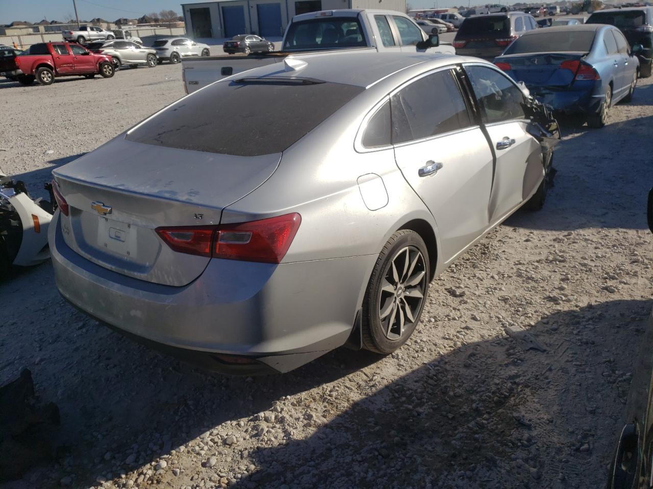 Photo 4 from auction – 2018 CHEVROLET MALIBU LT with VIN 1G1ZD5ST8JF281911