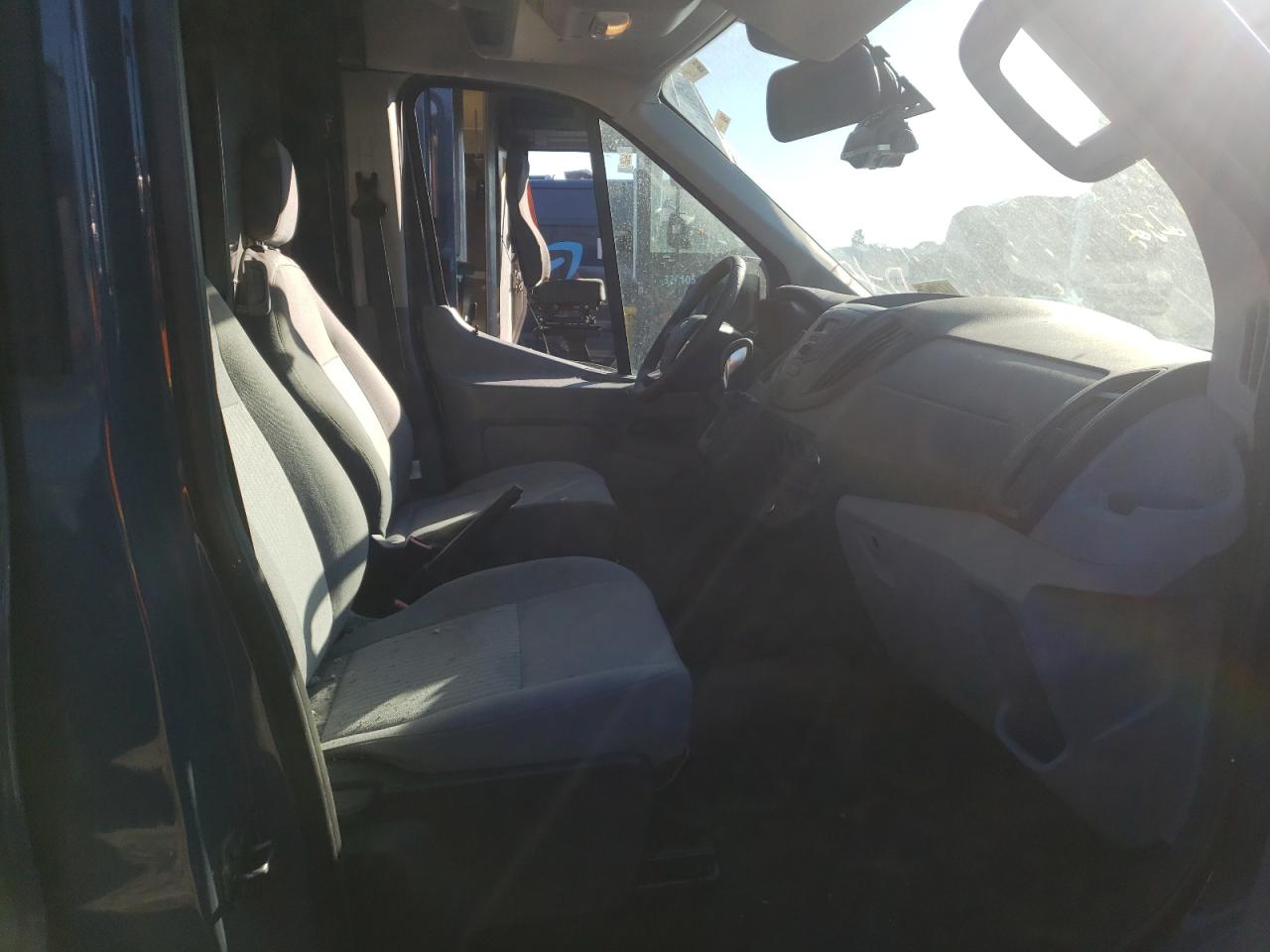Photo 5 from auction – 2019 FORD TRANSIT T- with VIN 1FTYR3XM7KKB78613