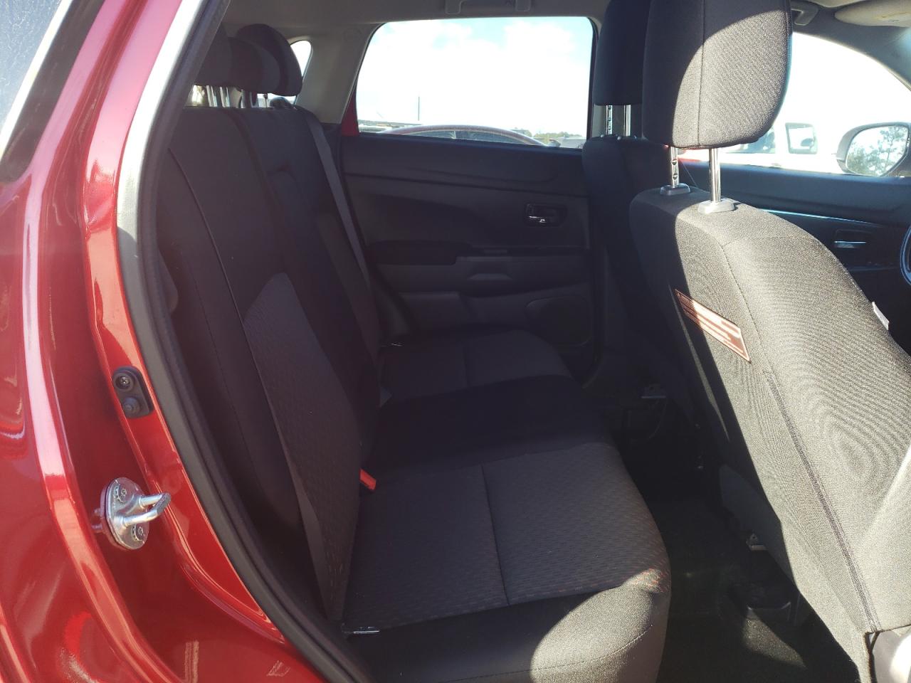 Photo 6 from auction – 2018 MITSUBISHI OUTLANDER with VIN JA4AP3AU8JU014512