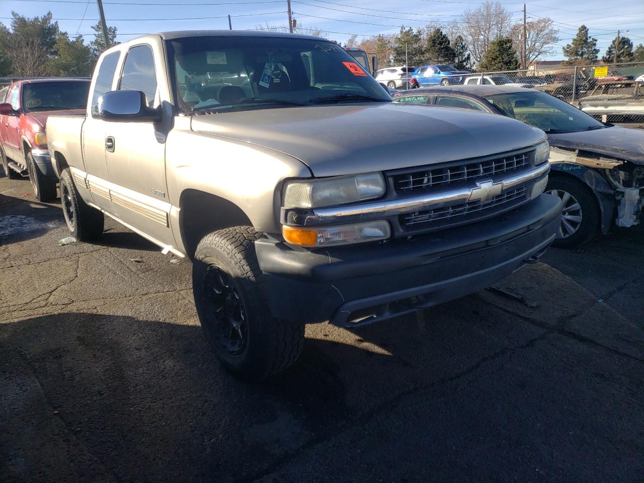 CHEVROLET SILVERADO 2002 with VIN 1GCEK19T22E187329 - Photo from auction
