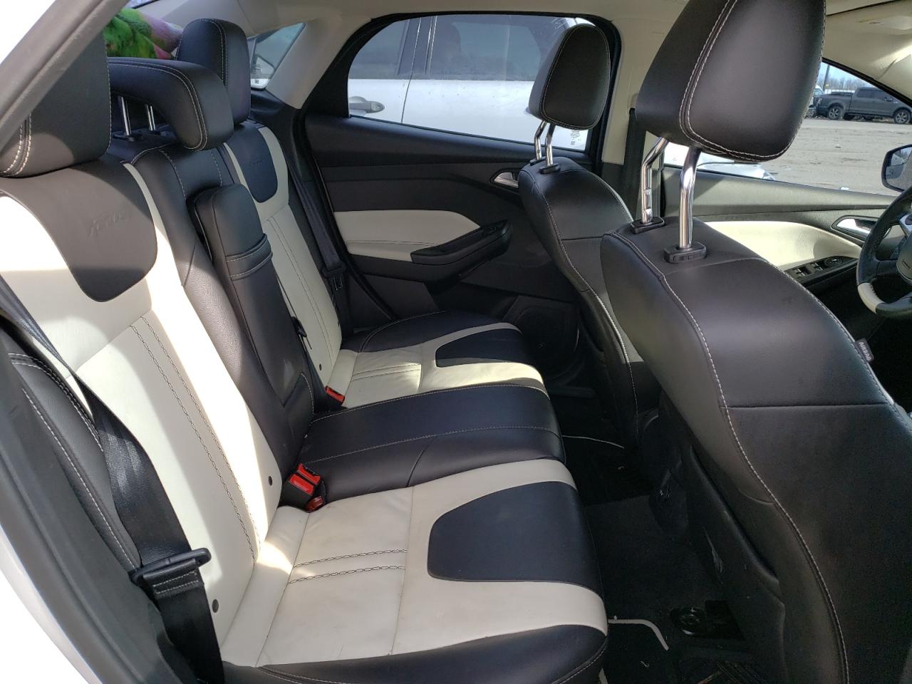 Photo 6 from auction – 2012 FORD FOCUS TITA with VIN 1FAHP3J24CL288971